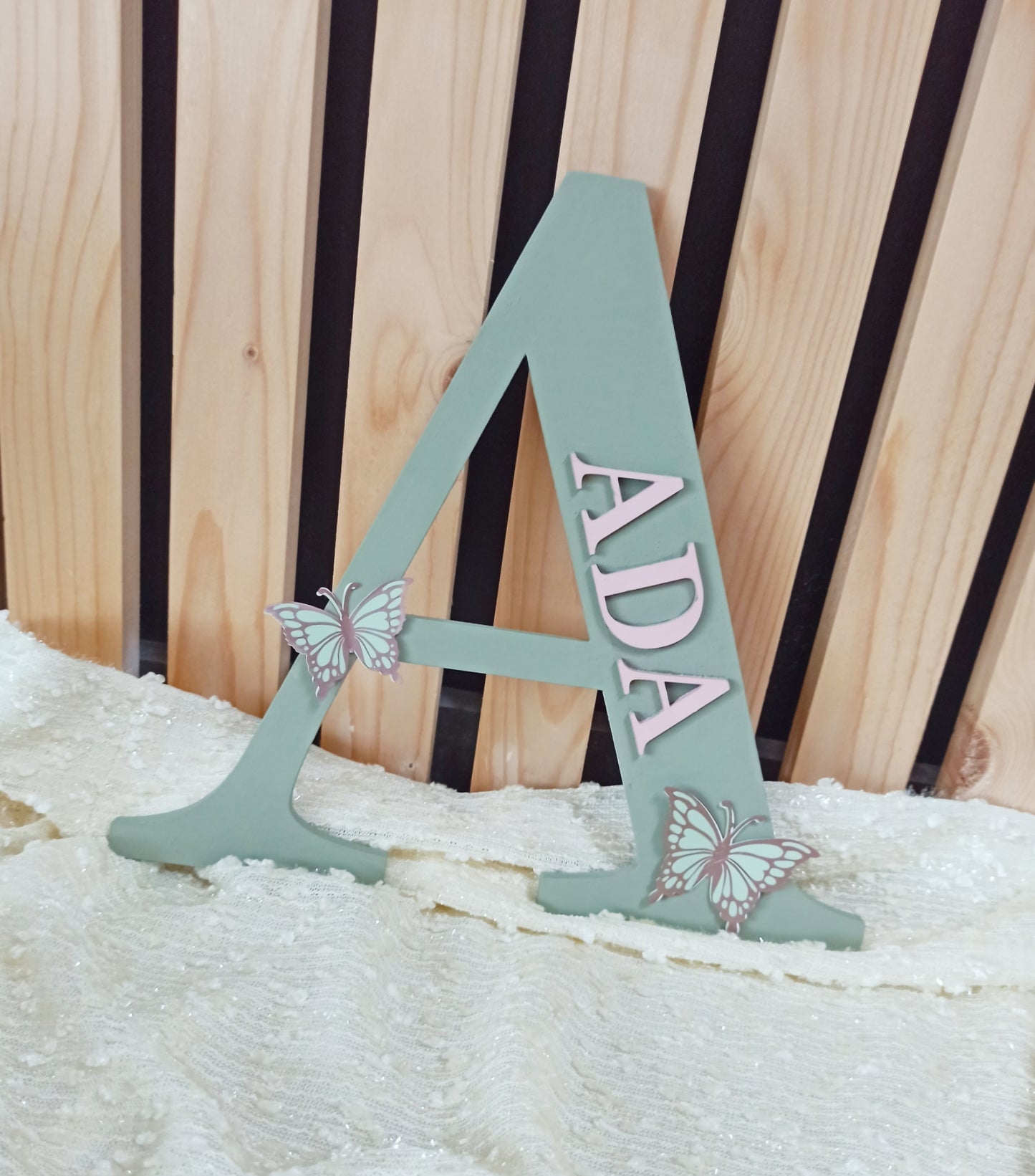 Letter door/wall hanging sign