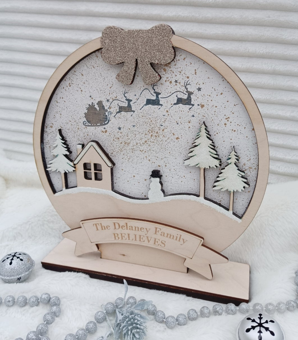 Christmas Family Scene Plaque