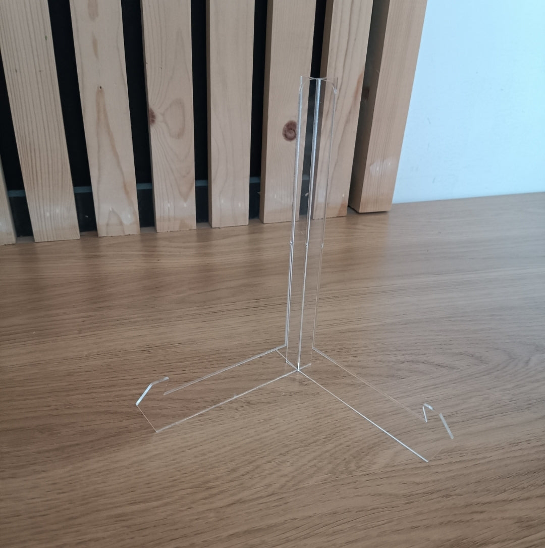 Table top acrylic easel
