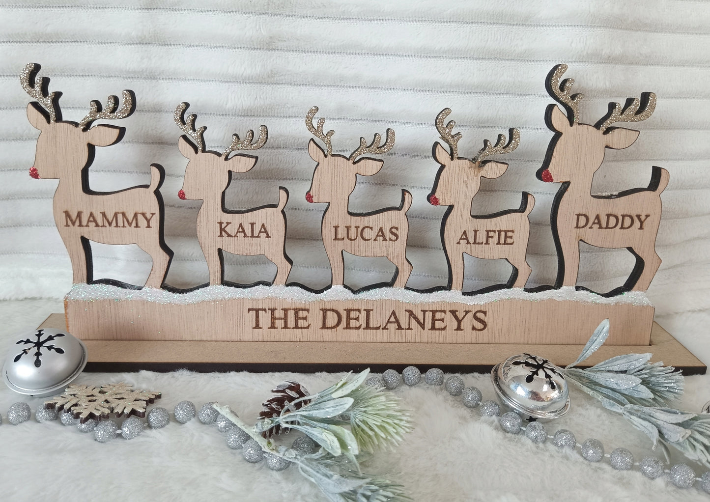 Freestanding reindeer family