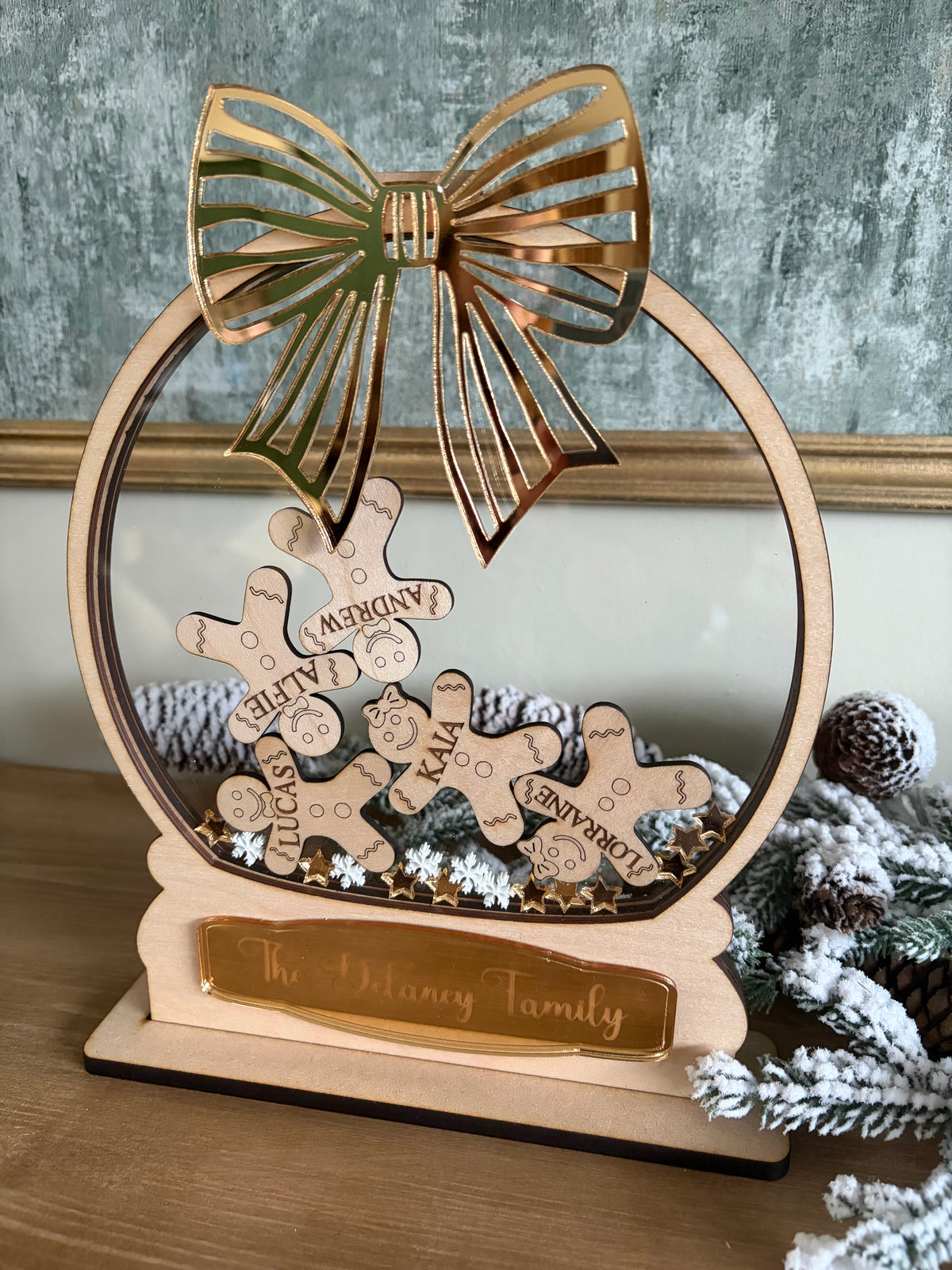 Christmas Family Scene Plaque